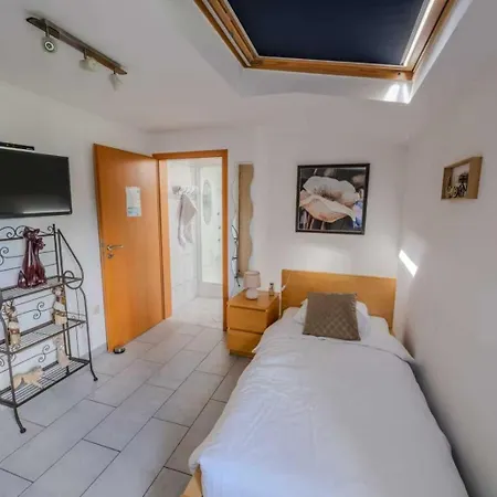 Love 住宿加早餐酒店 蒙多夫莱班